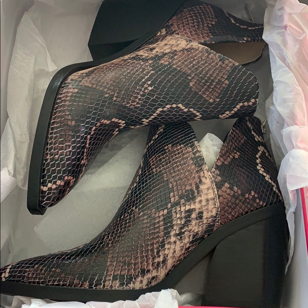 Vince Camuto Gigietta Mauve Snake Booties